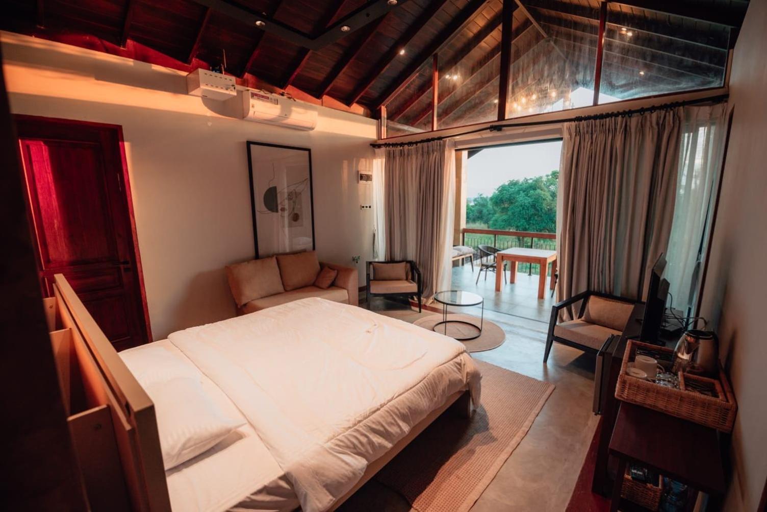 The Villa Lakeshore Anuradhapura Exterior foto